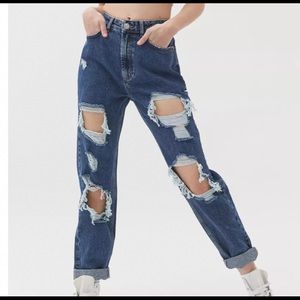 bdg urban outfitters ripped mom jeans!!